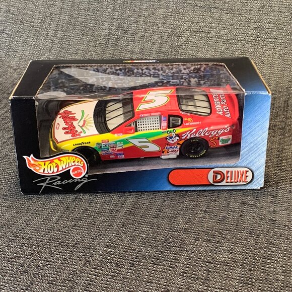 Hot Wheels Racing Deluxe 1:24 Nascar #5 Terry Labonte Kellogs Diecast Car new - Picture 2 of 9